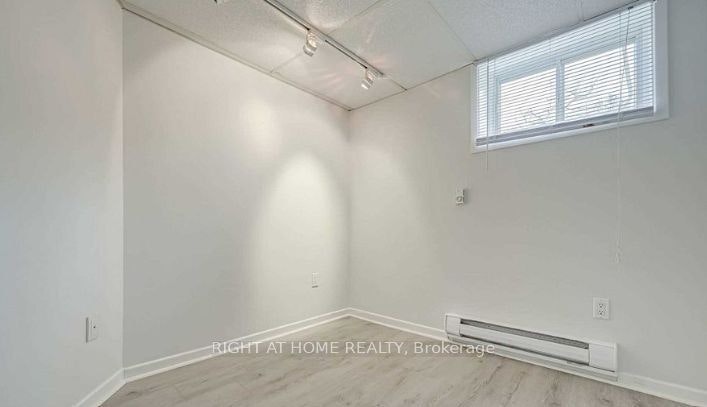5 Wanita Road, Mississauga, ON, L5G 1A9 - 8