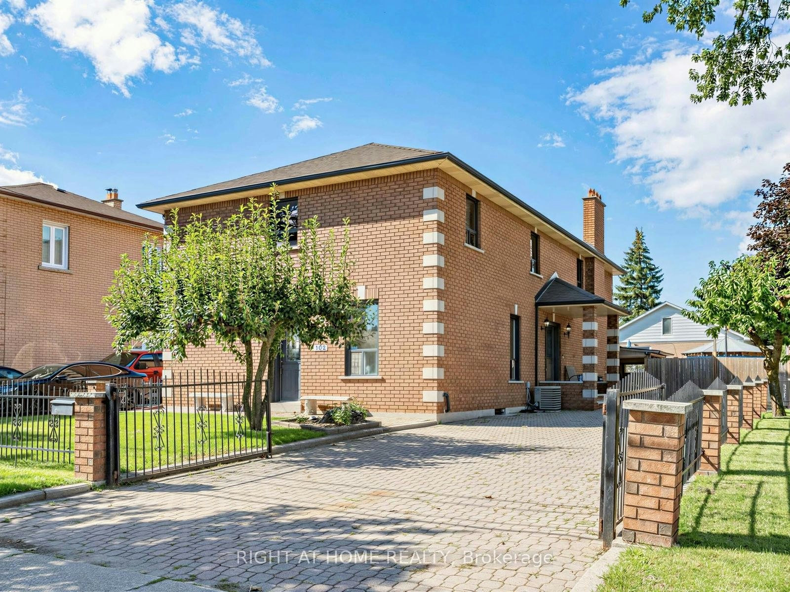 102 Judson Street, Toronto, ON, M8Z 1B1