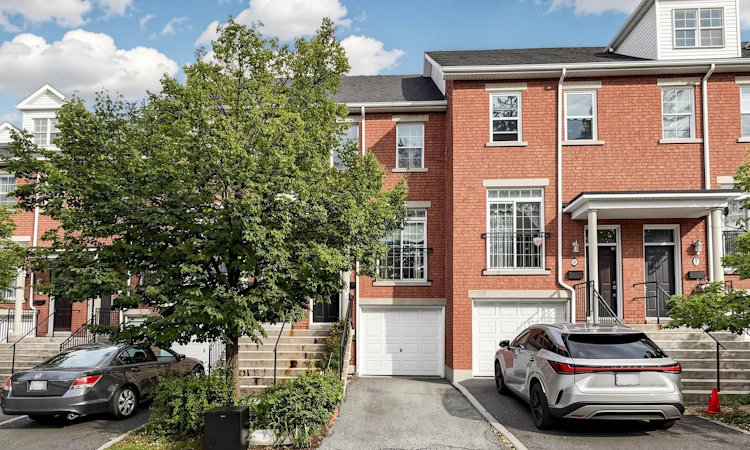 5-1723 Finch Avenue W