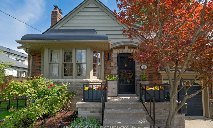 11 Elton Crescent