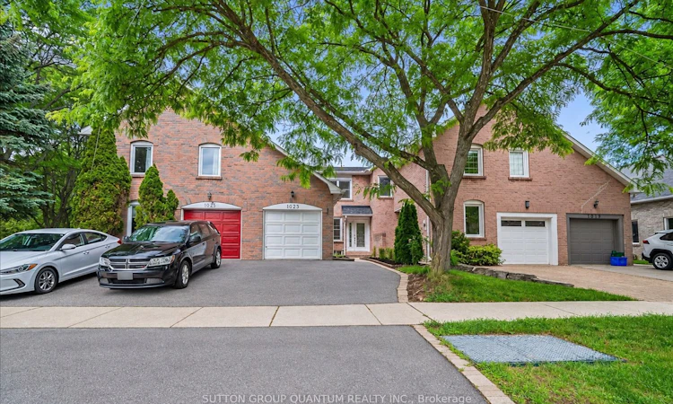 1023 Runnymead Crescent