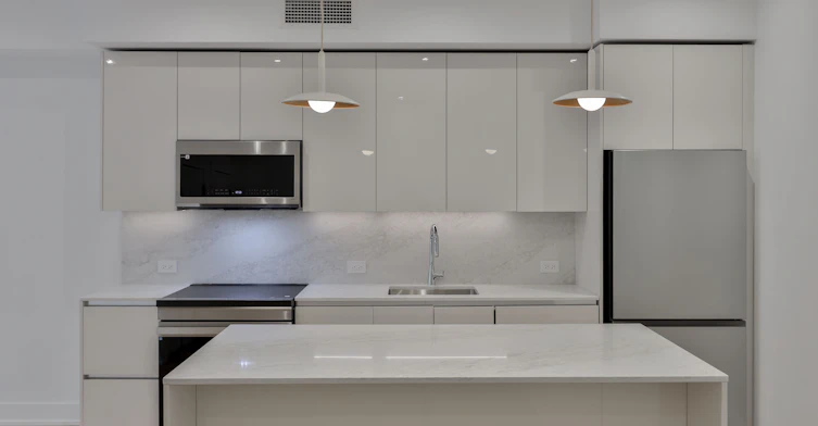 1-Main Floor-266 Indian Grove, Toronto, ON, M6P 2H5 - 5