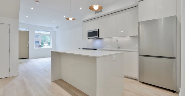 1-Main Floor-266 Indian Grove, Toronto, ON, M6P 2H5 - 3