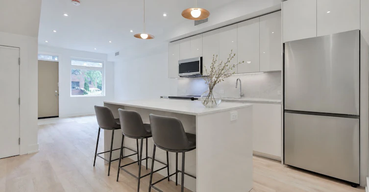1-Main Floor-266 Indian Grove, Toronto, ON, M6P 2H5 - 4