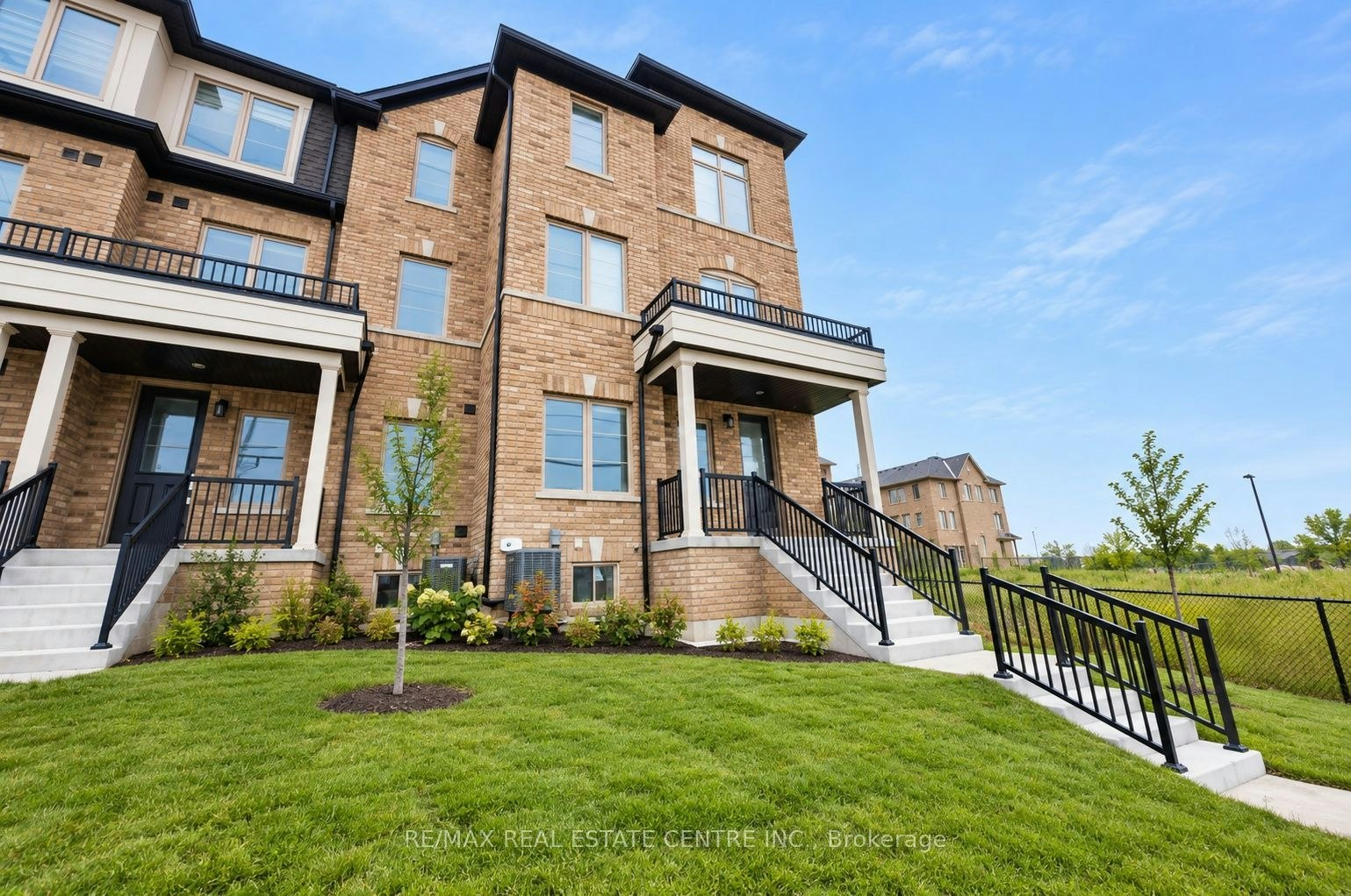 18 Vestry Way, Brampton, ON, L6P 4N8 - 4