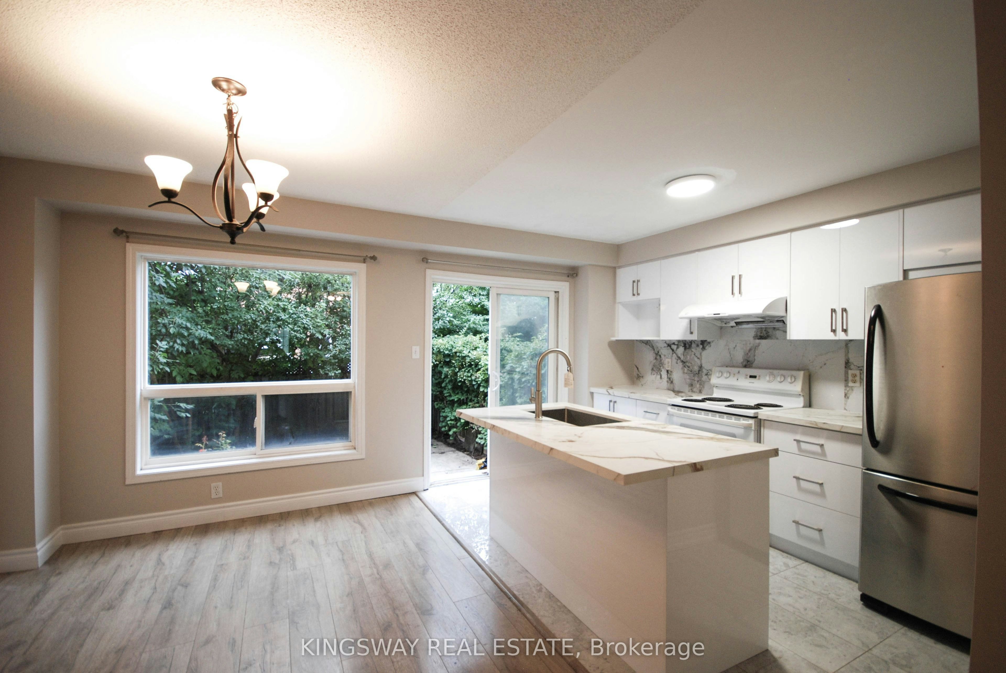 610 Angela Court, Burlington, ON, L7L 7A4 - 5