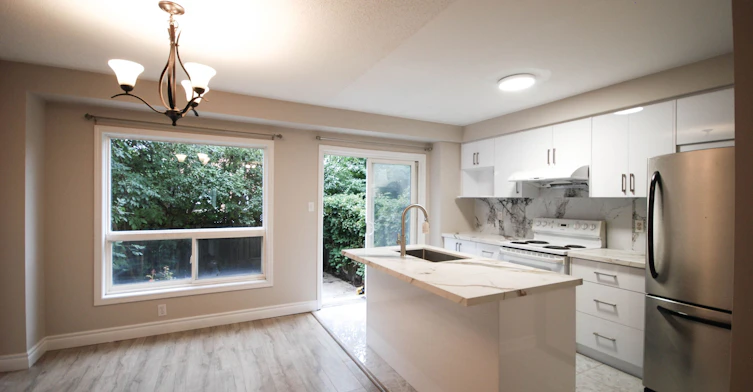 610 Angela Court, Burlington, ON, L7L 7A4 - 5