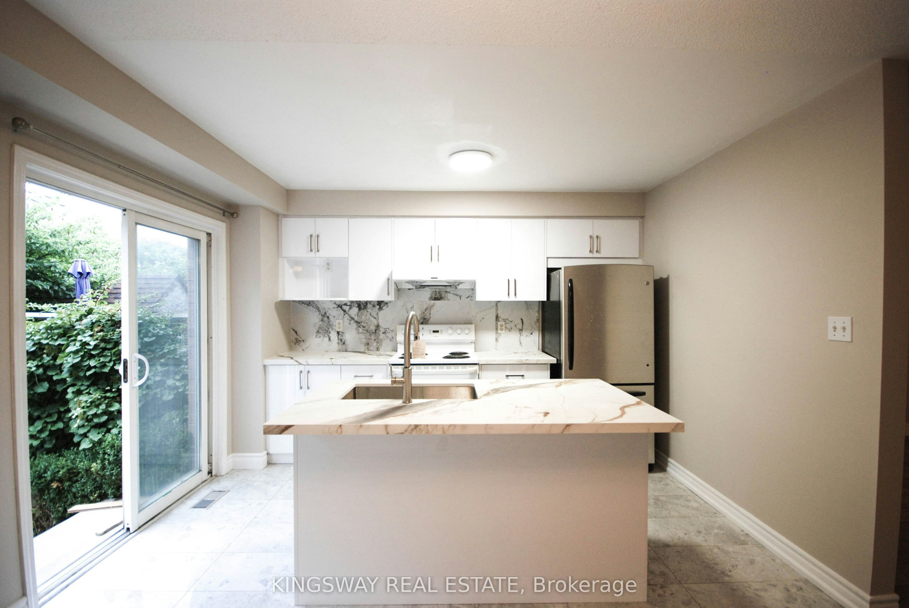 610 Angela Court, Burlington, ON, L7L 7A4 - 7