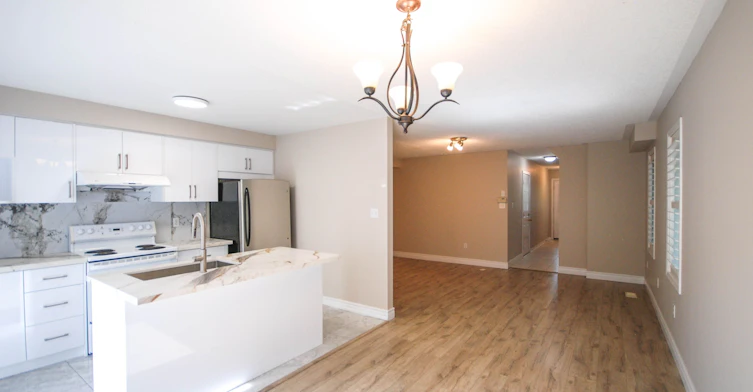 610 Angela Court, Burlington, ON, L7L 7A4 - 12