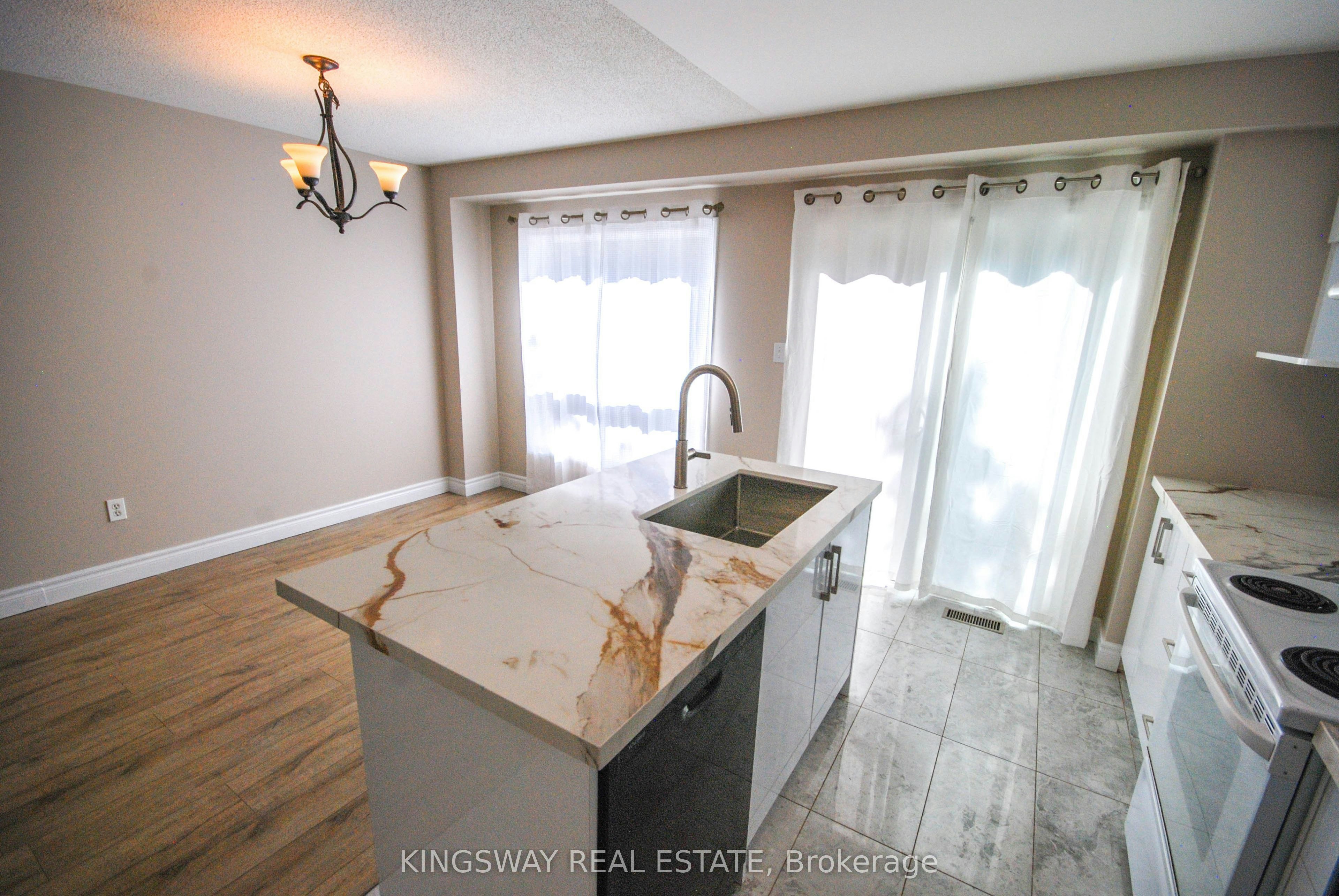 610 Angela Court, Burlington, ON, L7L 7A4 - 9