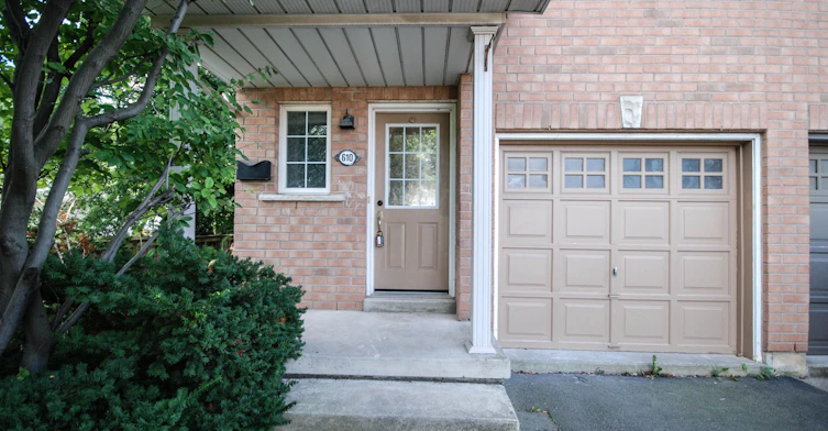 610 Angela Court, Burlington, ON, L7L 7A4 - 2