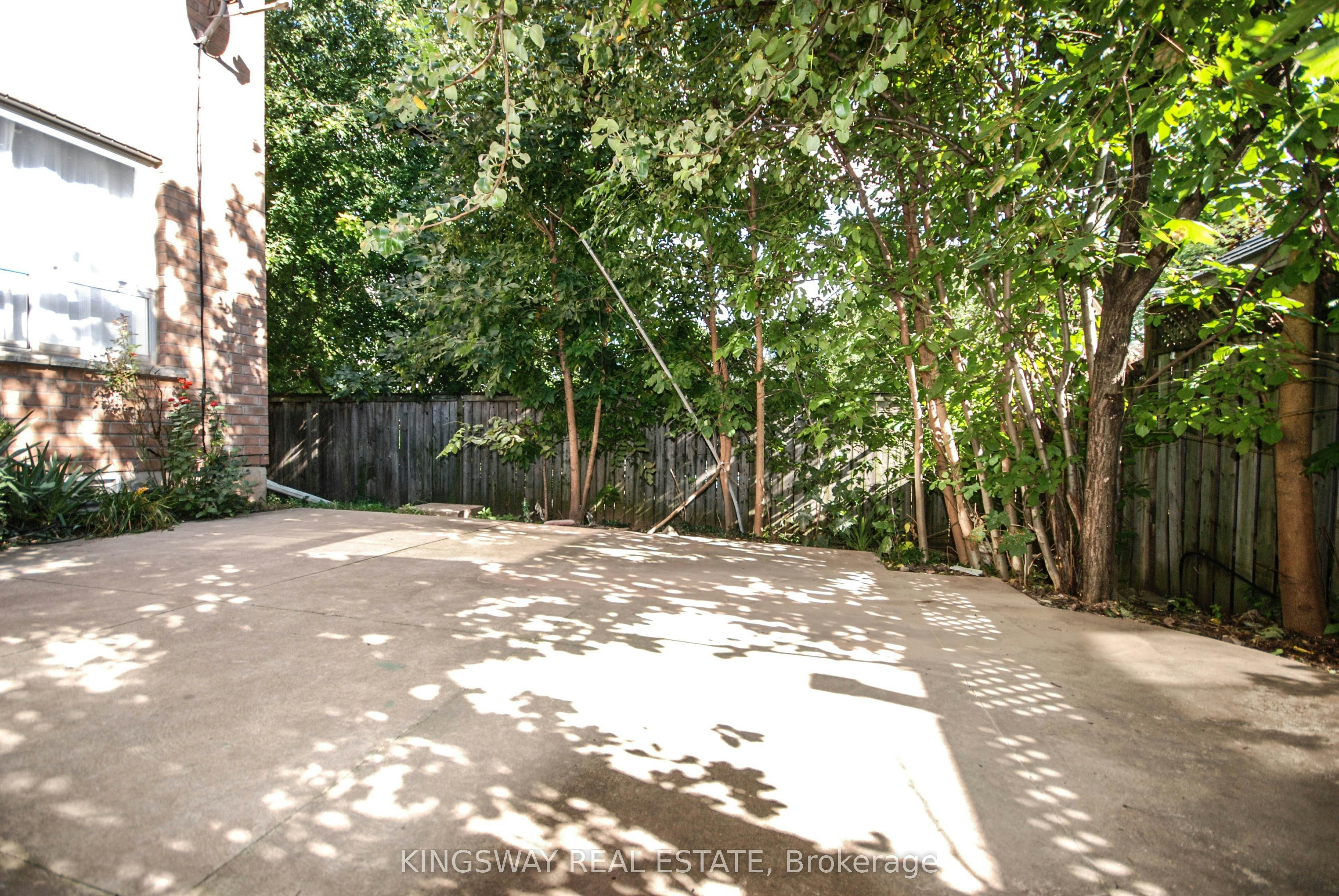 610 Angela Court, Burlington, ON, L7L 7A4 - 32