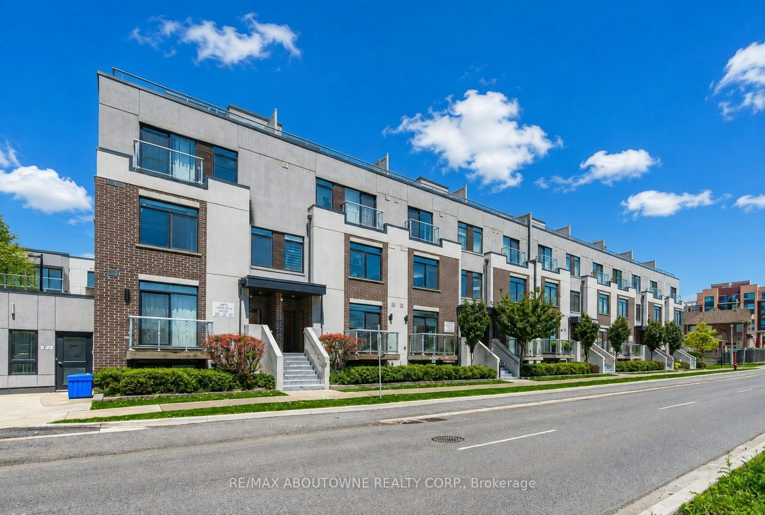 321-3078 Sixth Line, Oakville, ON, L6M 1P8