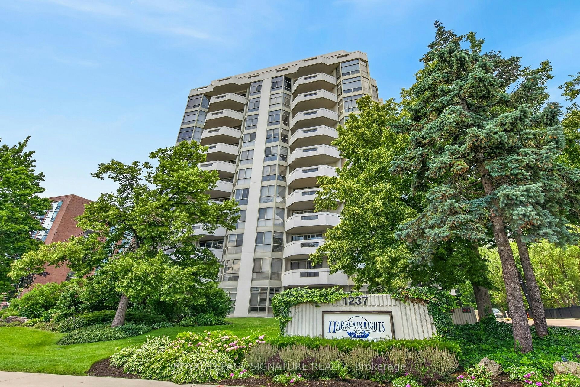 405-1237 North Shore Boulevard E, Burlington, ON, L7S 2H8