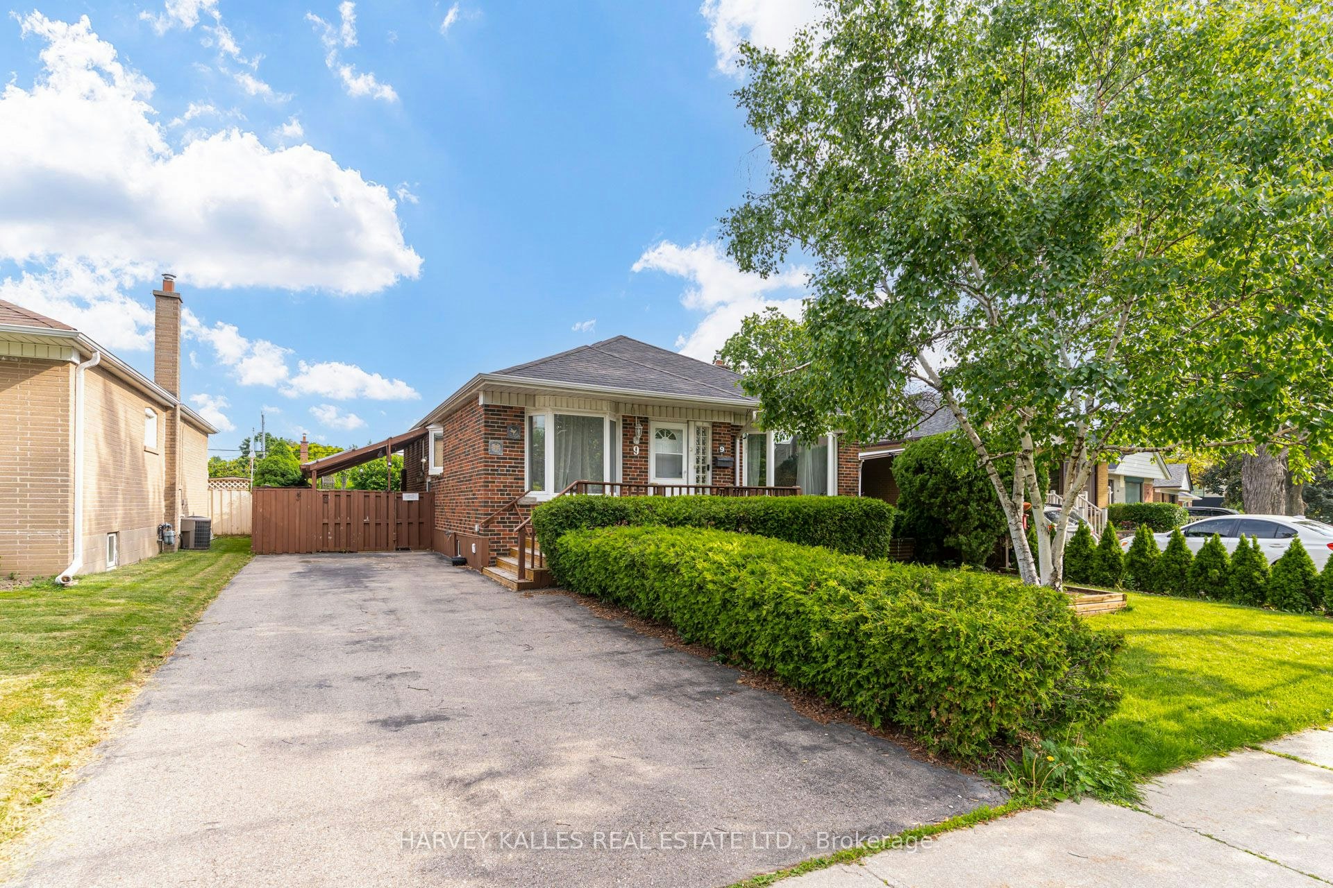 9 Sealcove Drive, Toronto, ON, M9C 2C3