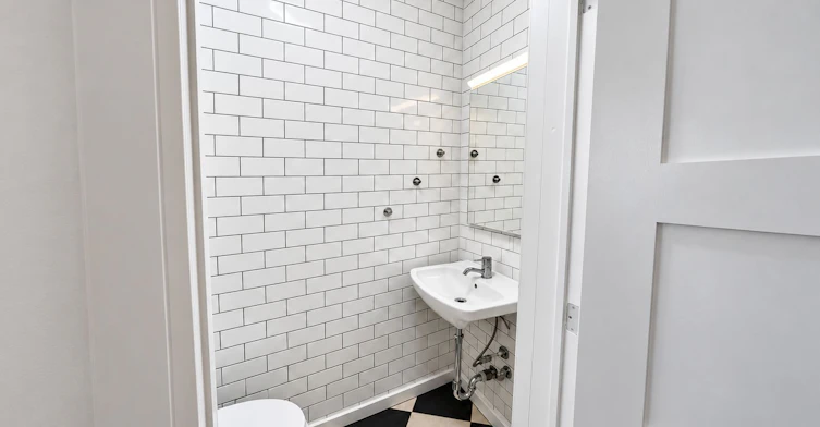 2nd Floor-616 Rogers Road, Toronto, ON, M6M 1B8 - 4