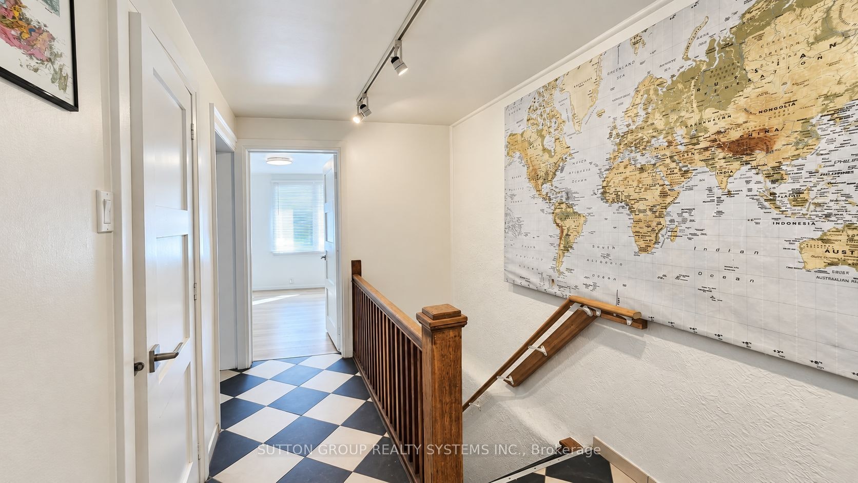 2nd Floor-616 Rogers Road, Toronto, ON, M6M 1B8 - 8