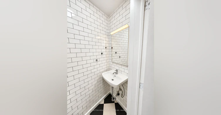 2nd Floor-616 Rogers Road, Toronto, ON, M6M 1B8 - 4