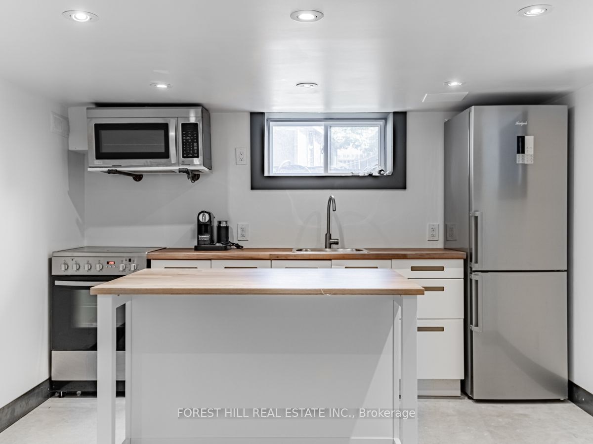Lower-18 Sunnybrae Crescent, Toronto, ON, M6W 4W5 - 12