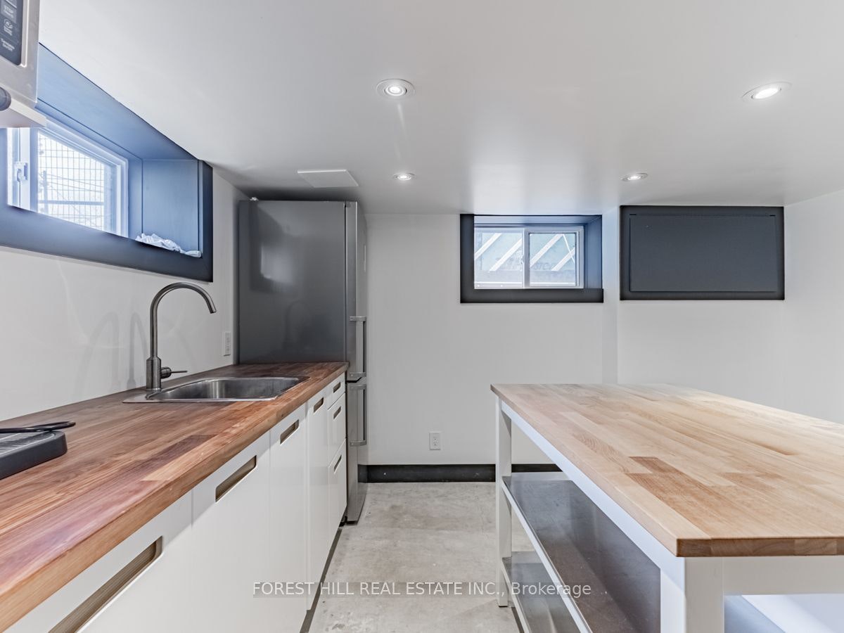 Lower-18 Sunnybrae Crescent, Toronto, ON, M6W 4W5 - 16