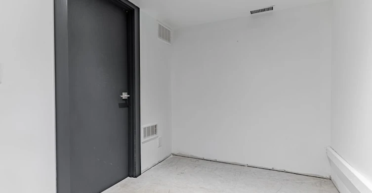 Lower-18 Sunnybrae Crescent, Toronto, ON, M6W 4W5 - 18
