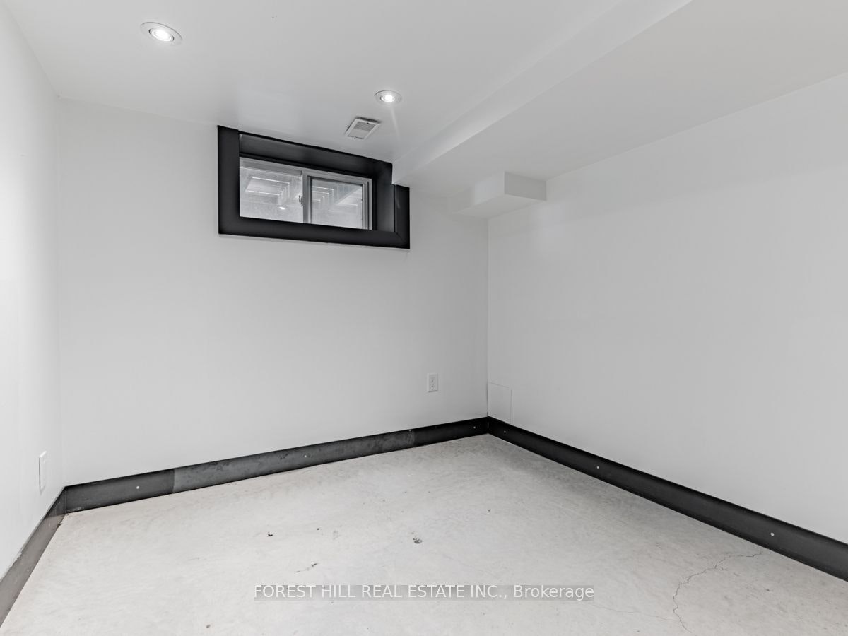 Lower-18 Sunnybrae Crescent, Toronto, ON, M6W 4W5 - 20