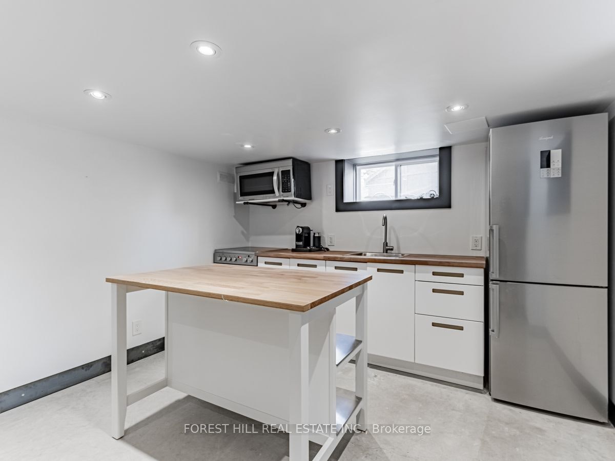 Lower-18 Sunnybrae Crescent, Toronto, ON, M6W 4W5 - 13