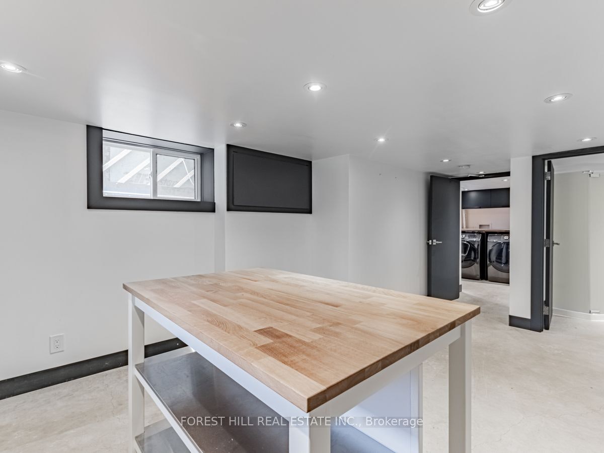 Lower-18 Sunnybrae Crescent, Toronto, ON, M6W 4W5 - 17