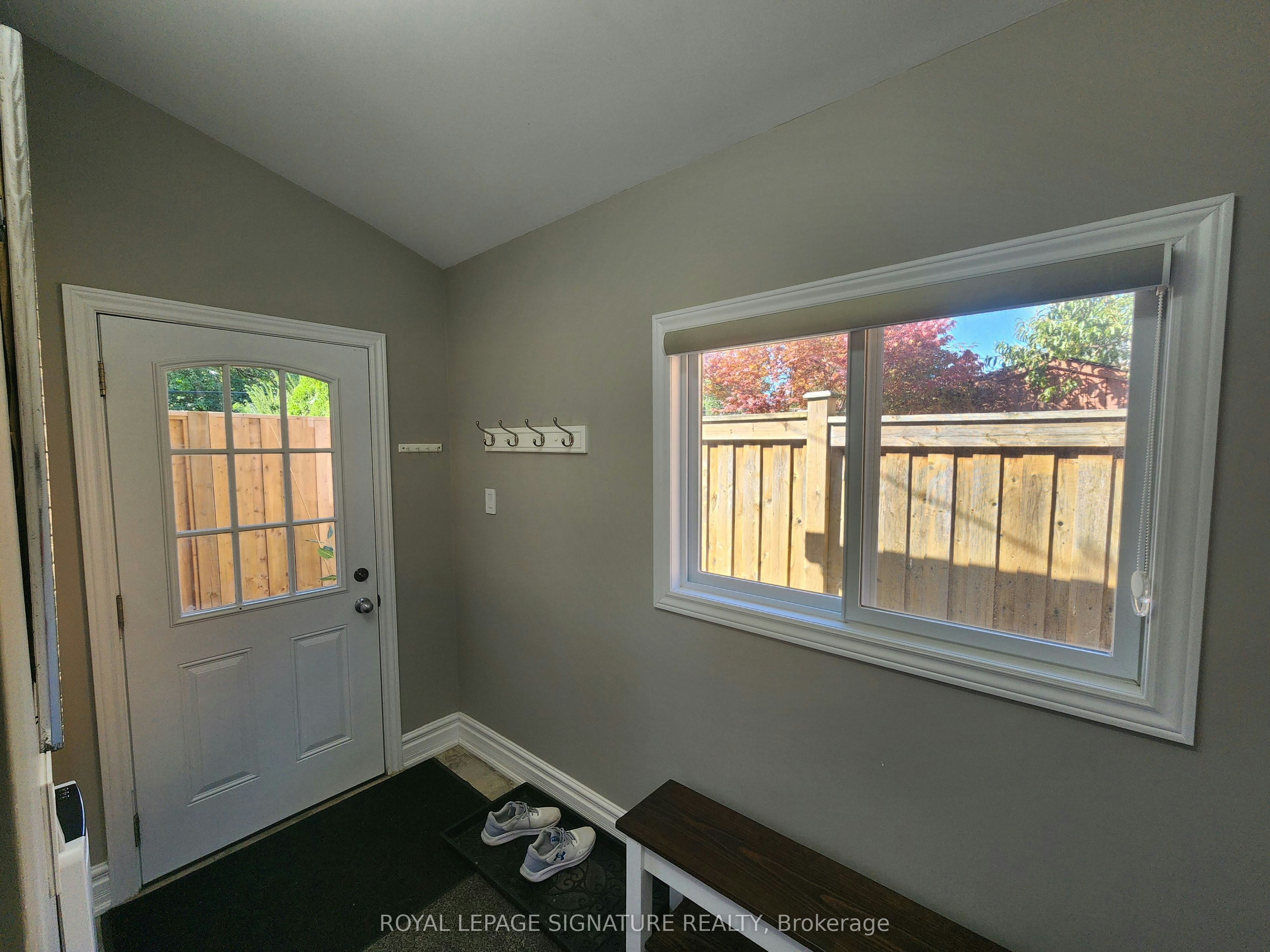 35 Summitcrest Drive, Toronto, ON, M9P 1H1 - 4