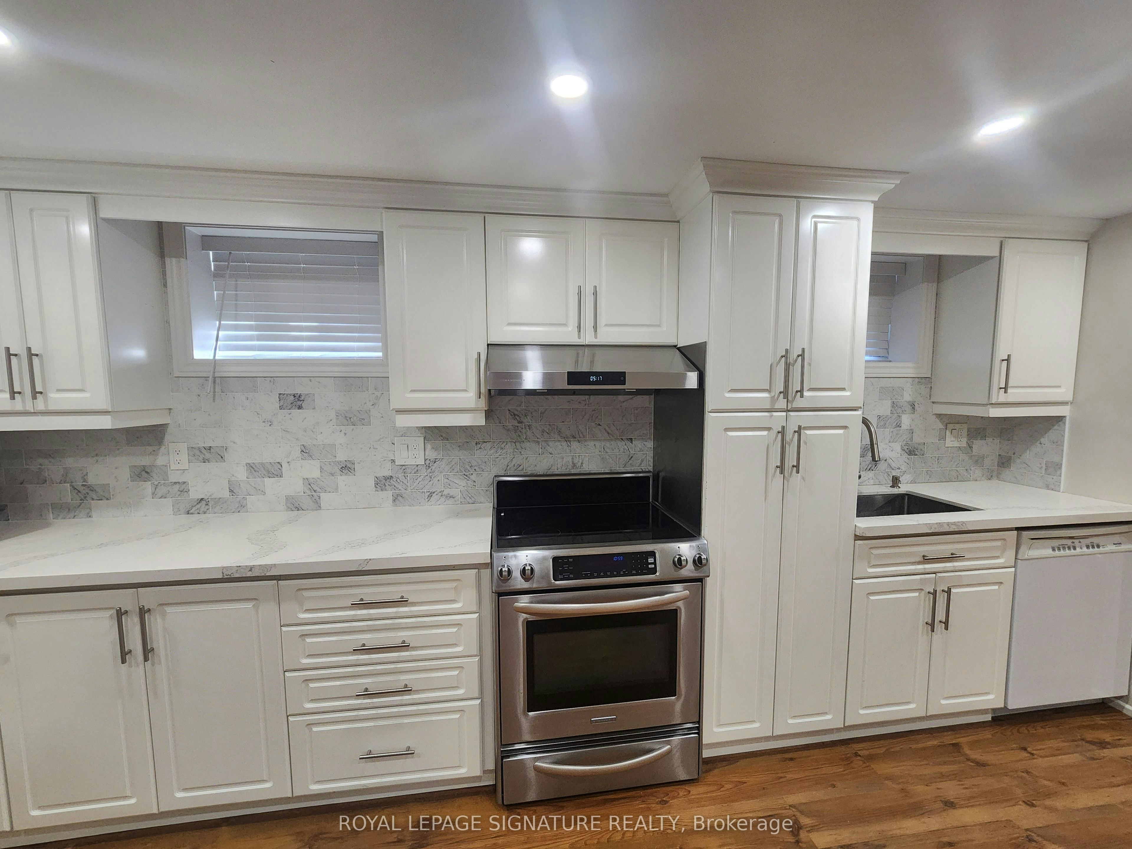 35 Summitcrest Drive, Toronto, ON, M9P 1H1 - 11