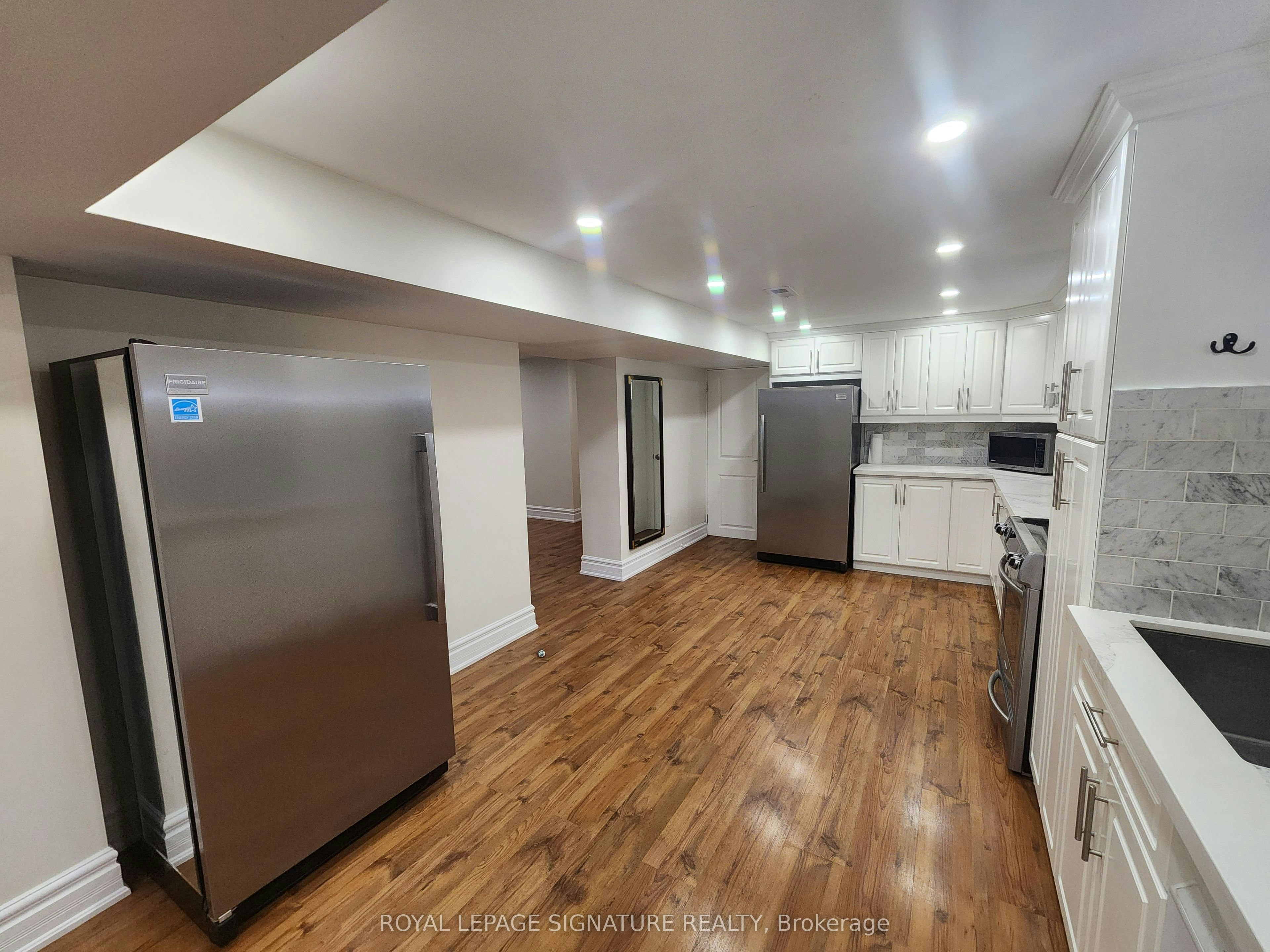 35 Summitcrest Drive, Toronto, ON, M9P 1H1 - 13