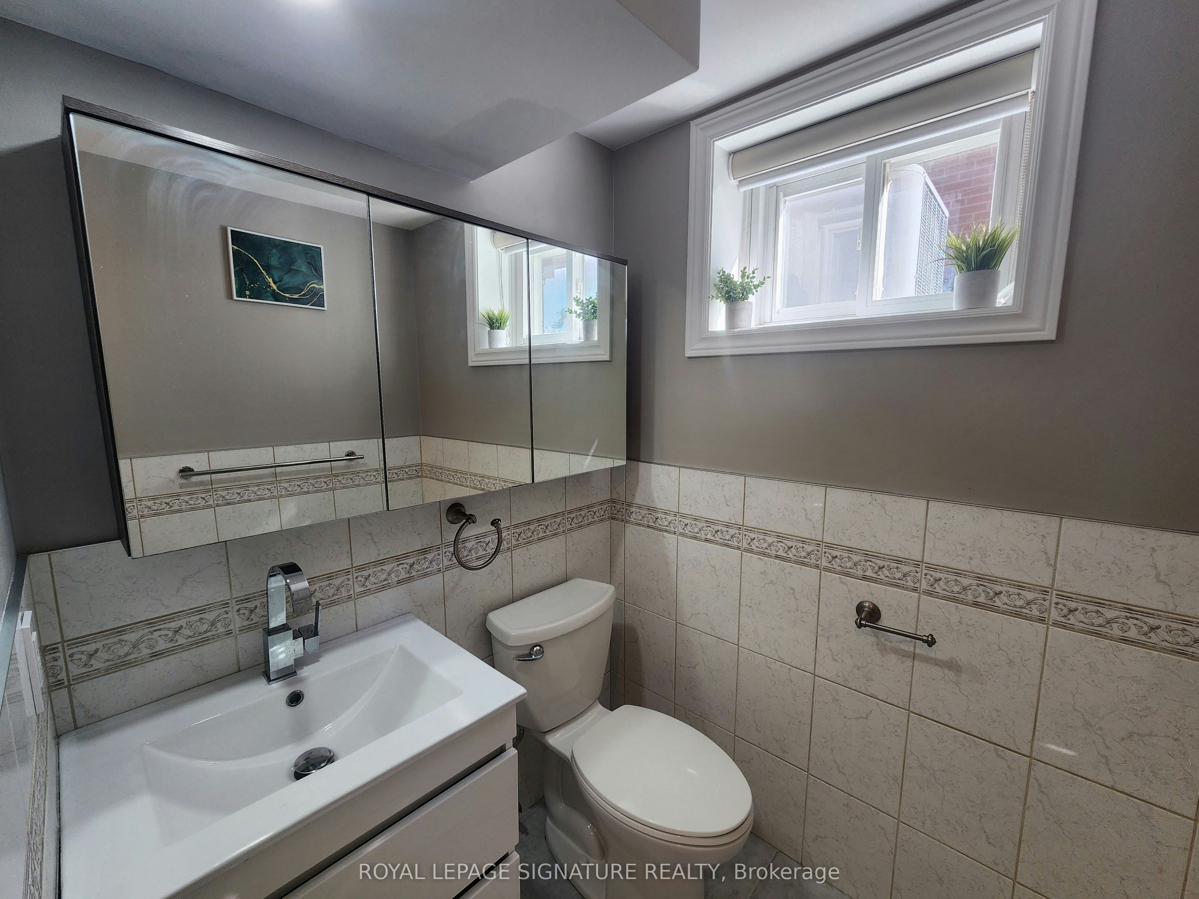 35 Summitcrest Drive, Toronto, ON, M9P 1H1 - 26