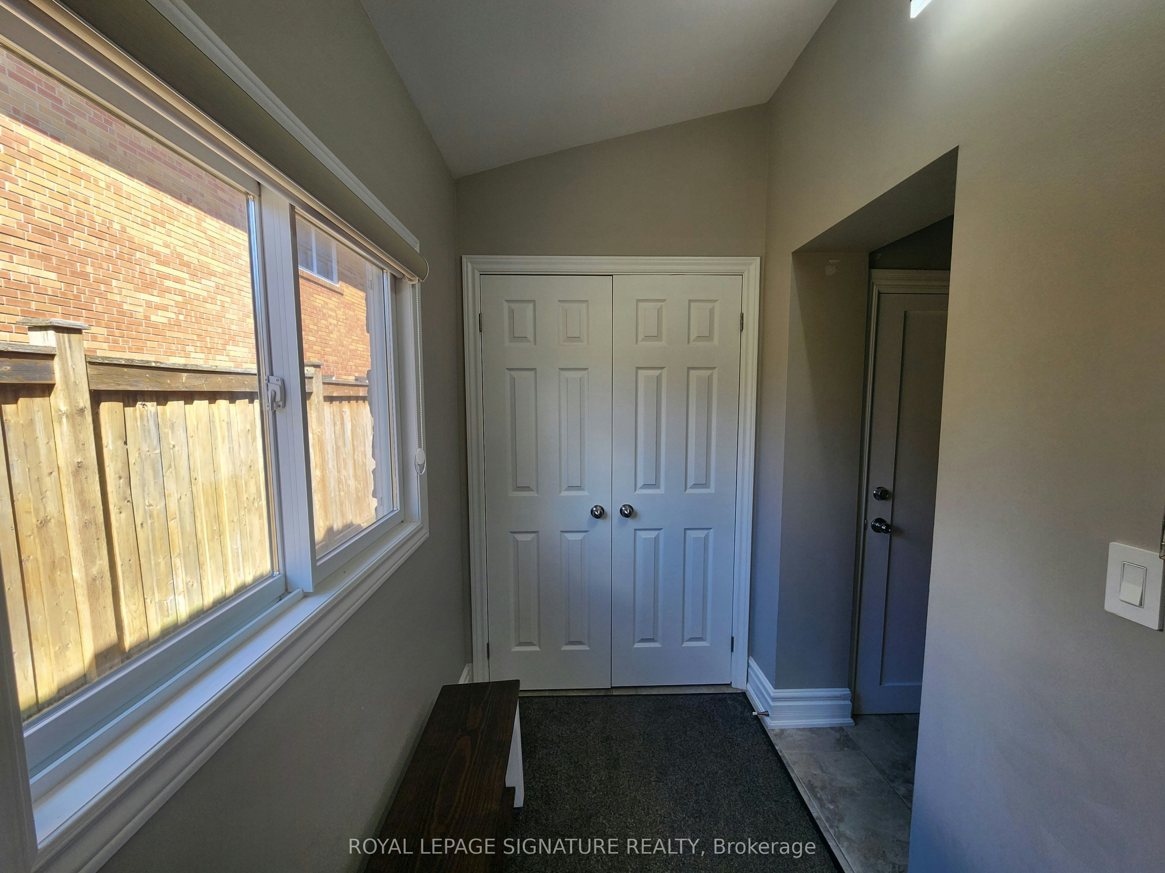 35 Summitcrest Drive, Toronto, ON, M9P 1H1 - 5