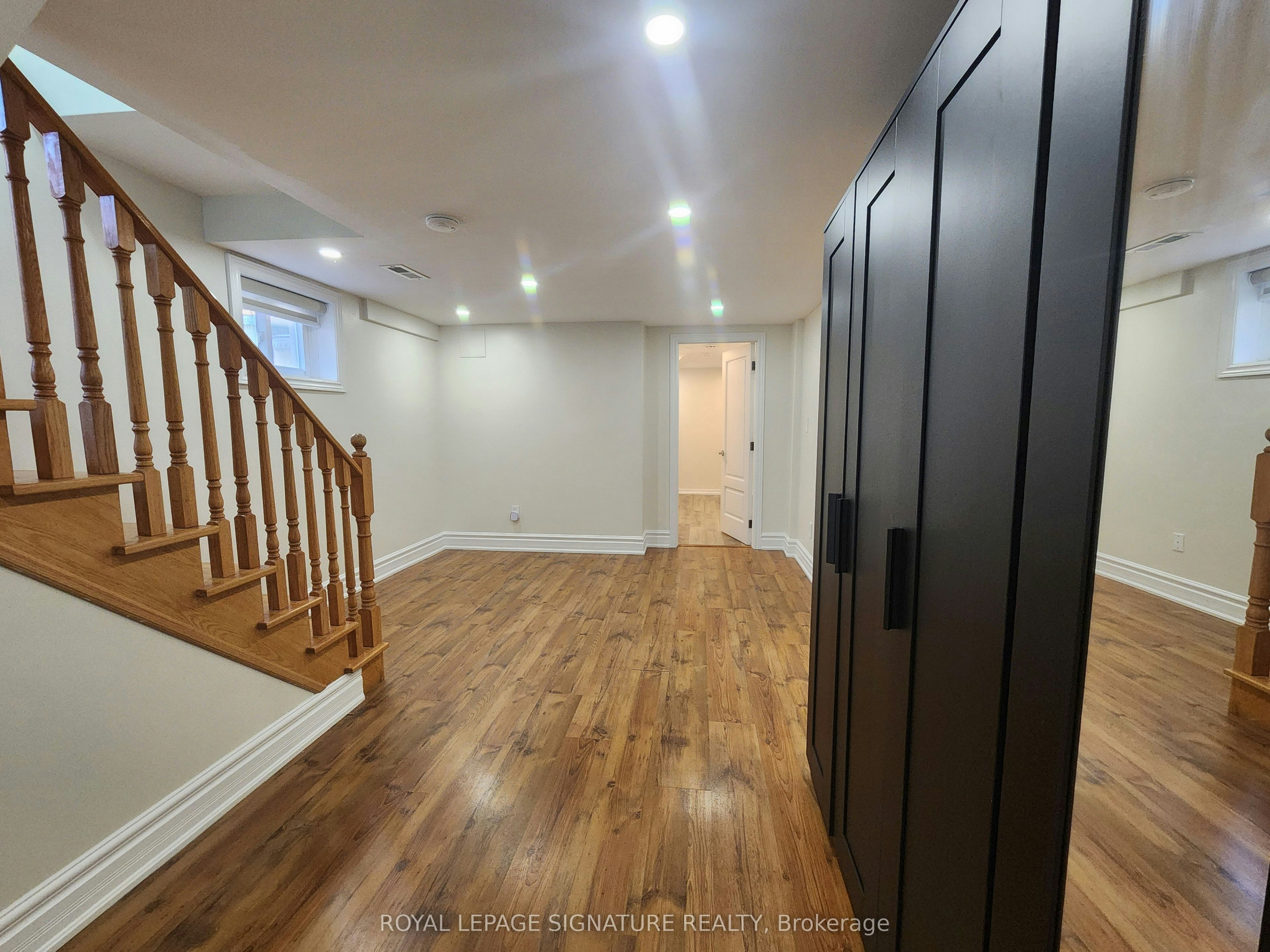 35 Summitcrest Drive, Toronto, ON, M9P 1H1 - 9