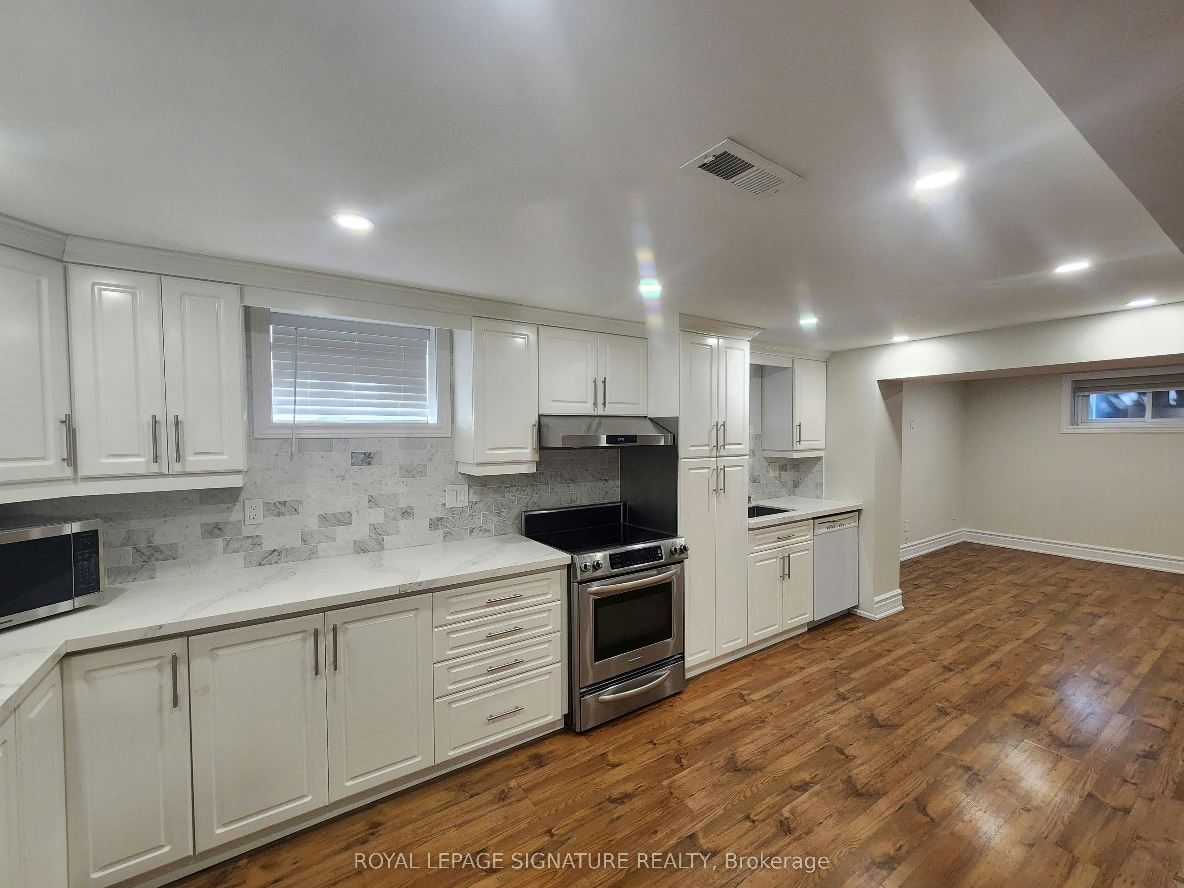 35 Summitcrest Drive, Toronto, ON, M9P 1H1 - 14