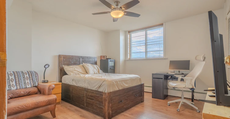 1608-975 Warwick Court, Burlington, ON, L7T 3Z7 - 16