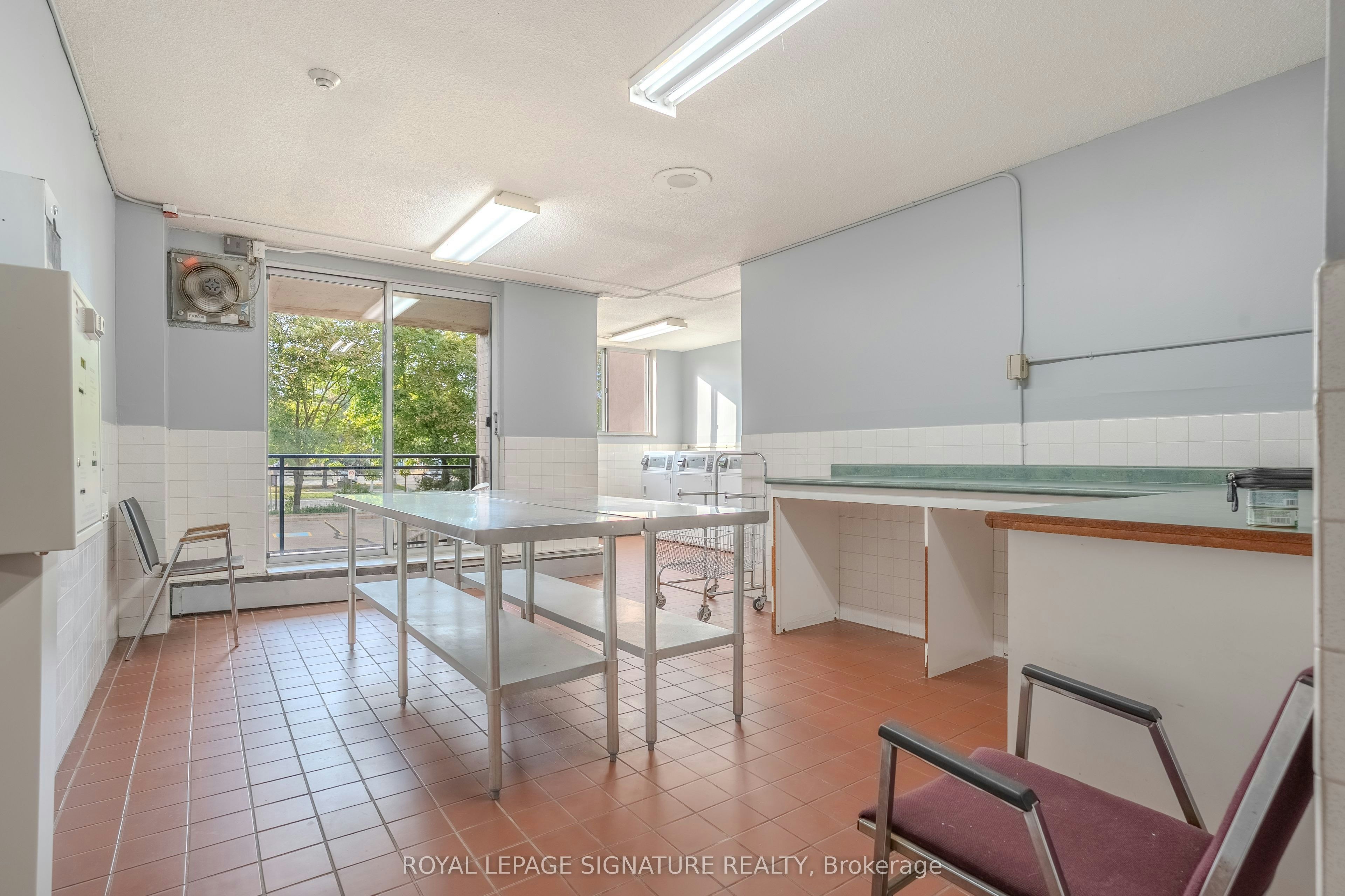 1608-975 Warwick Court, Burlington, ON, L7T 3Z7 - 22