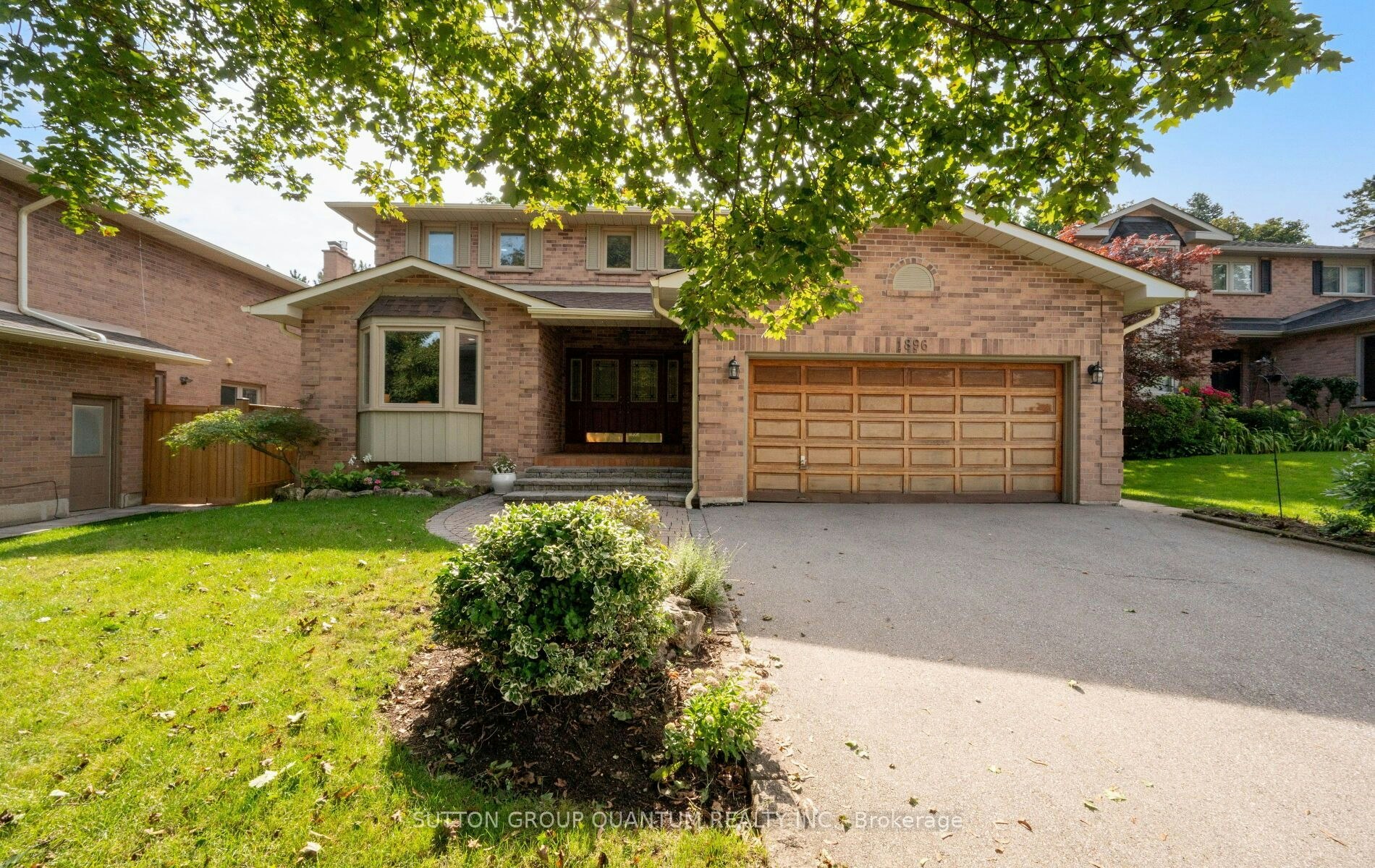 1896 Stoneybrook Court, Mississauga, ON, L5L 3W2