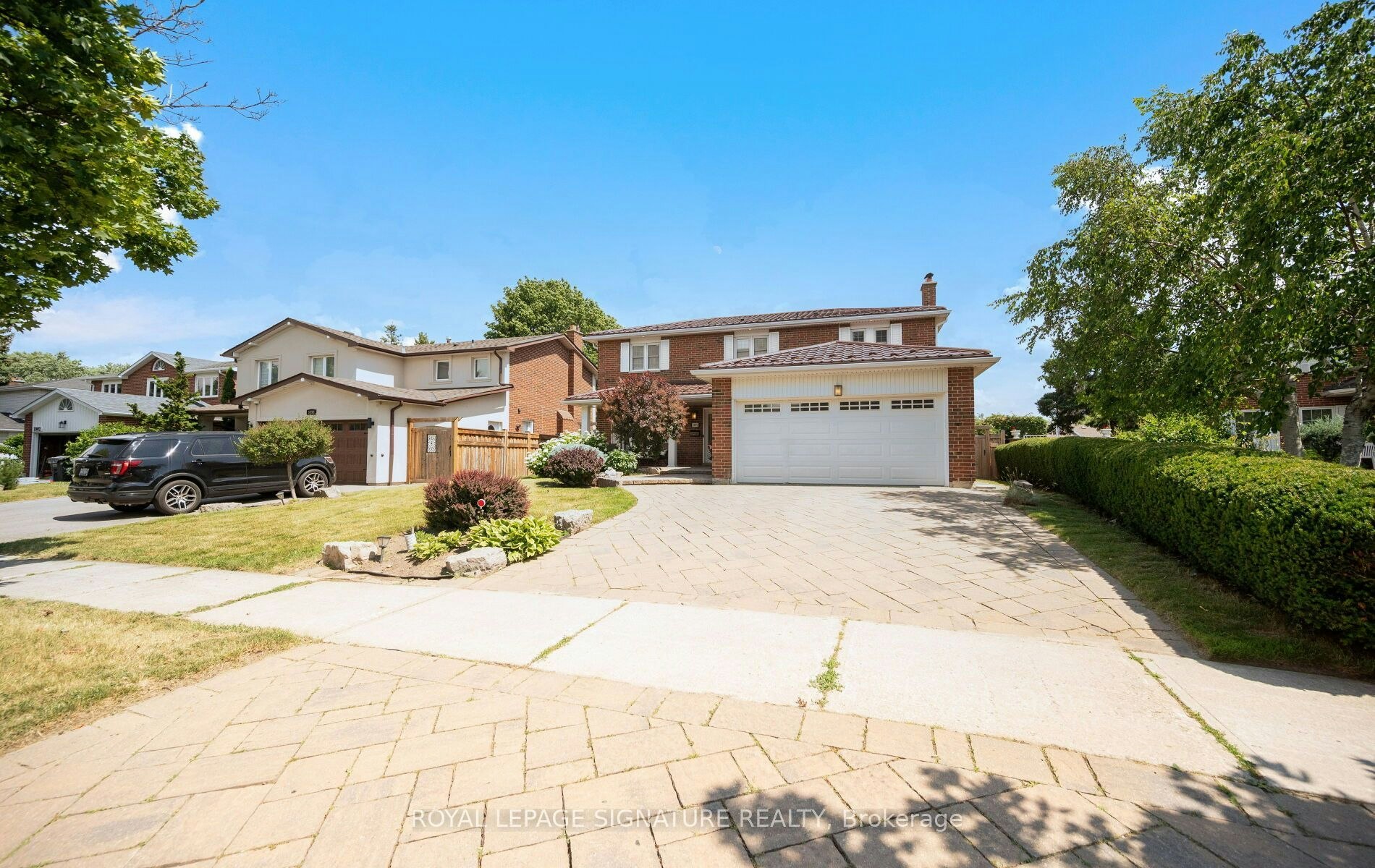 1892 Beechknoll Avenue, Mississauga, ON, L4W 2G3