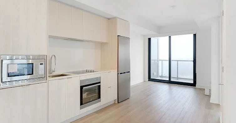 1015-86 Dundas Street E, Mississauga, ON, L5A 1W4