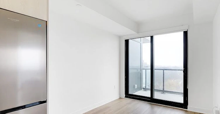 1015-86 Dundas Street E, Mississauga, ON, L5A 1W4 - 4