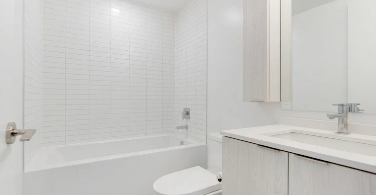 1015-86 Dundas Street E, Mississauga, ON, L5A 1W4 - 6