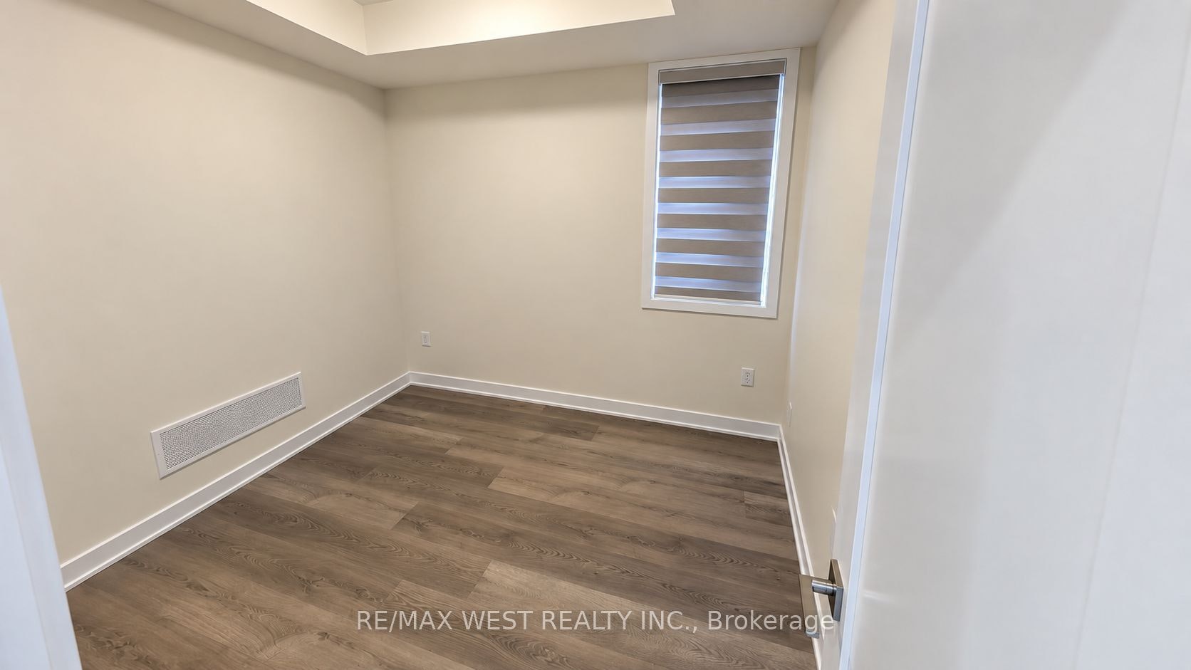 Main Floor-93 Hatherley Road, Toronto, ON, M6E 1W3 - 25