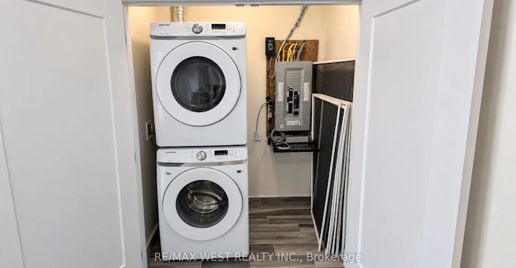 Main Floor-93 Hatherley Road, Toronto, ON, M6E 1W3 - 29