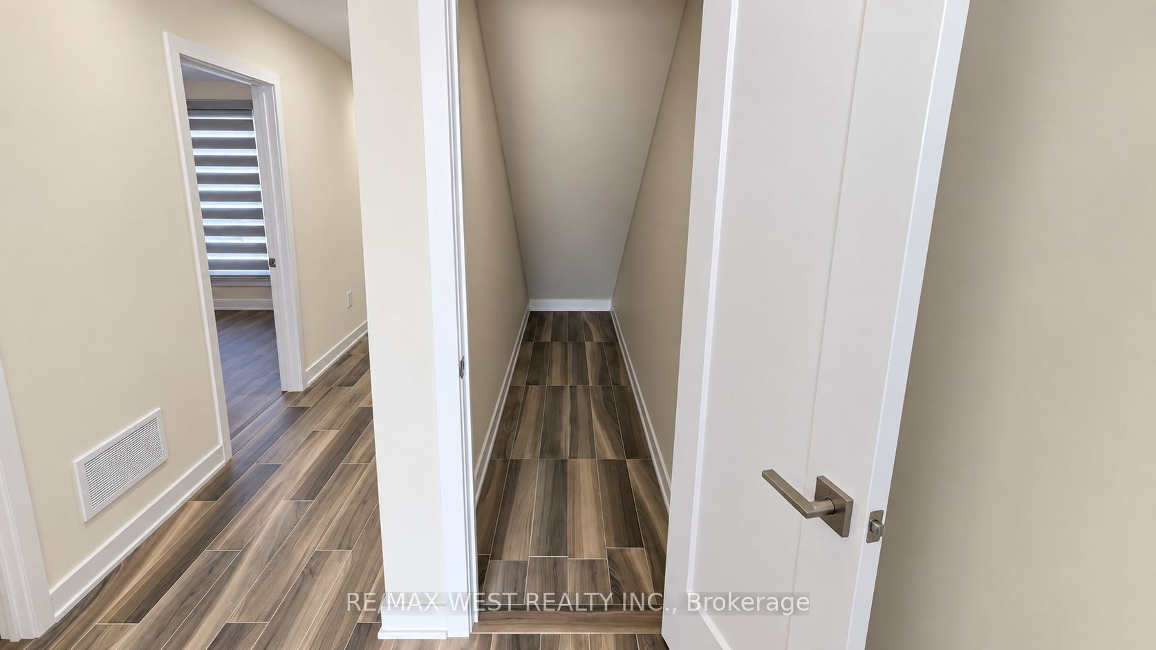 Main Floor-93 Hatherley Road, Toronto, ON, M6E 1W3 - 27