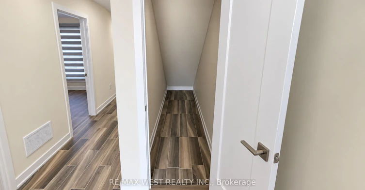 Main Floor-93 Hatherley Road, Toronto, ON, M6E 1W3 - 27