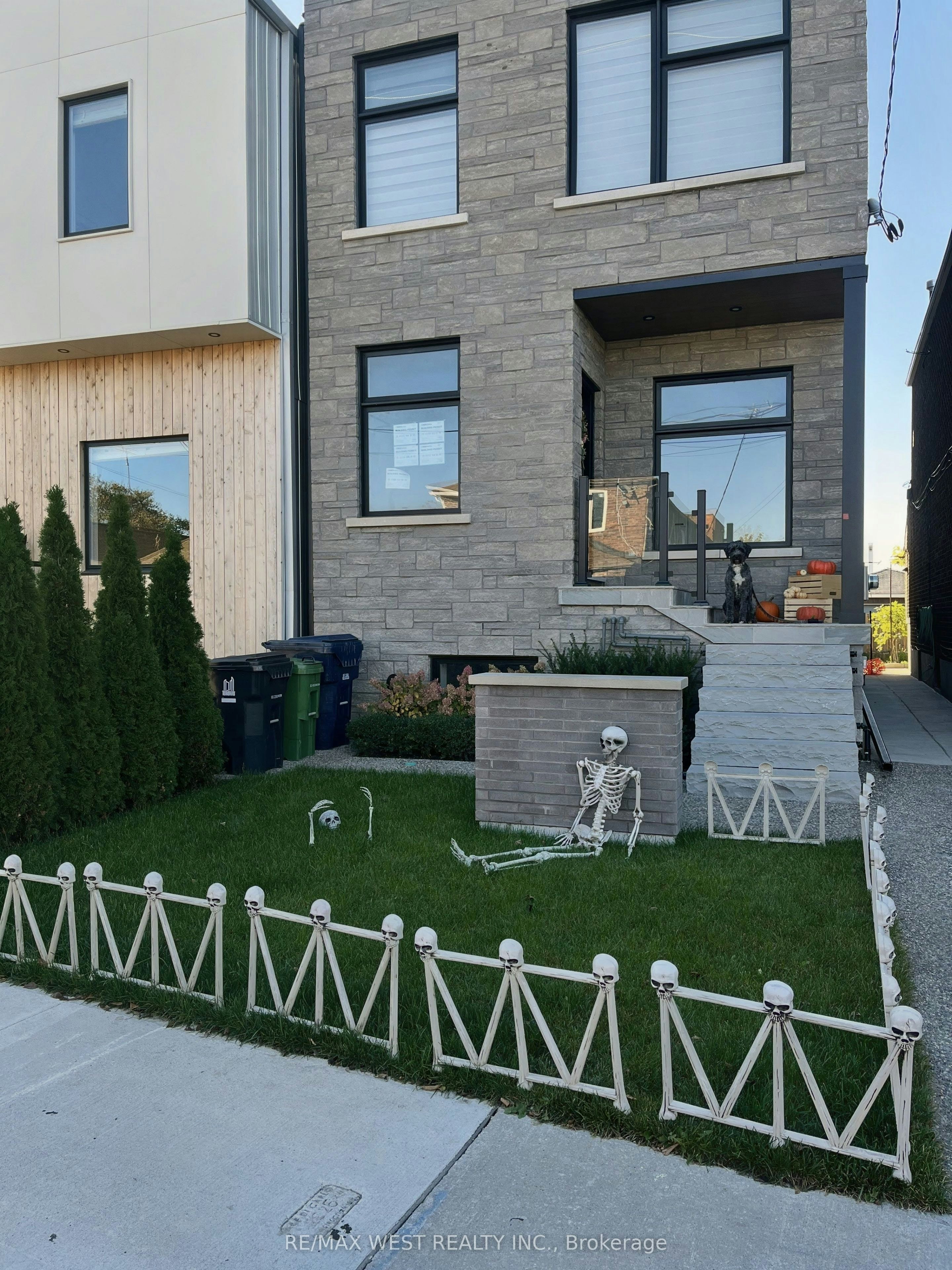 Main Floor-93 Hatherley Road, Toronto, ON, M6E 1W3 - 4
