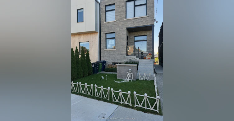 Main Floor-93 Hatherley Road, Toronto, ON, M6E 1W3 - 4