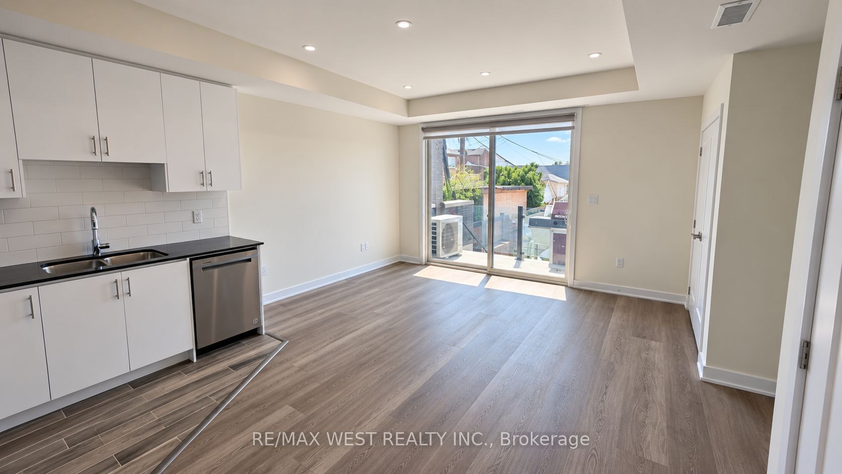Main Floor-93 Hatherley Road, Toronto, ON, M6E 1W3 - 10