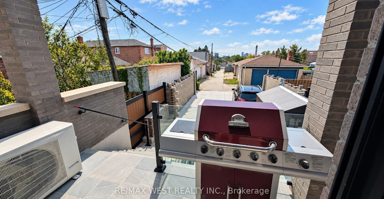 Main Floor-93 Hatherley Road, Toronto, ON, M6E 1W3 - 32